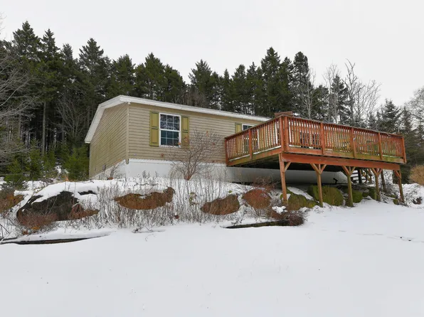 638 Oceanville Road, Stonington, ME 04681