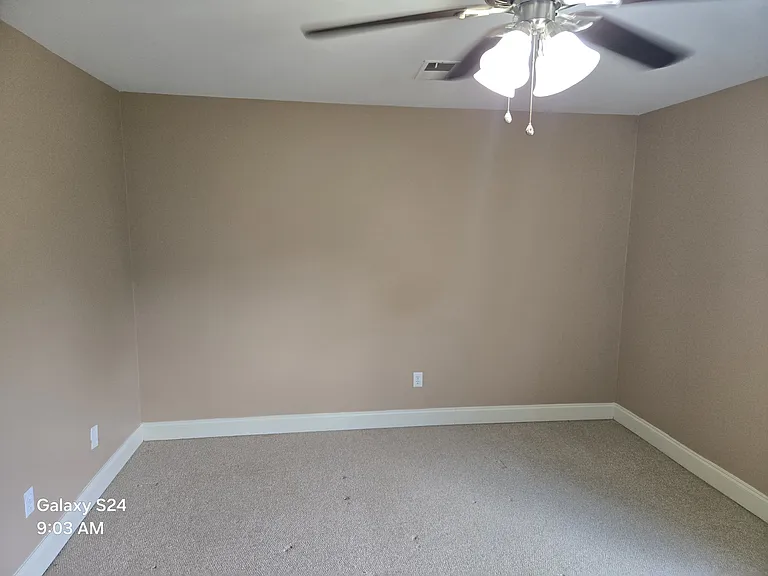 19 Dallenbach Ln — Photo 9