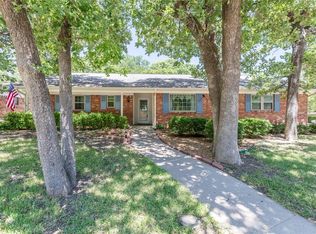 741 Kentwood Cir, Bedford, TX 76021