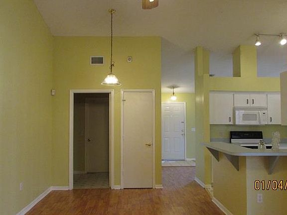 5th image of 2695 Green Valley Dr