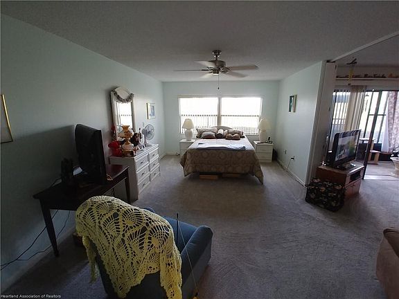 3rd image of 102 Fairway Ct