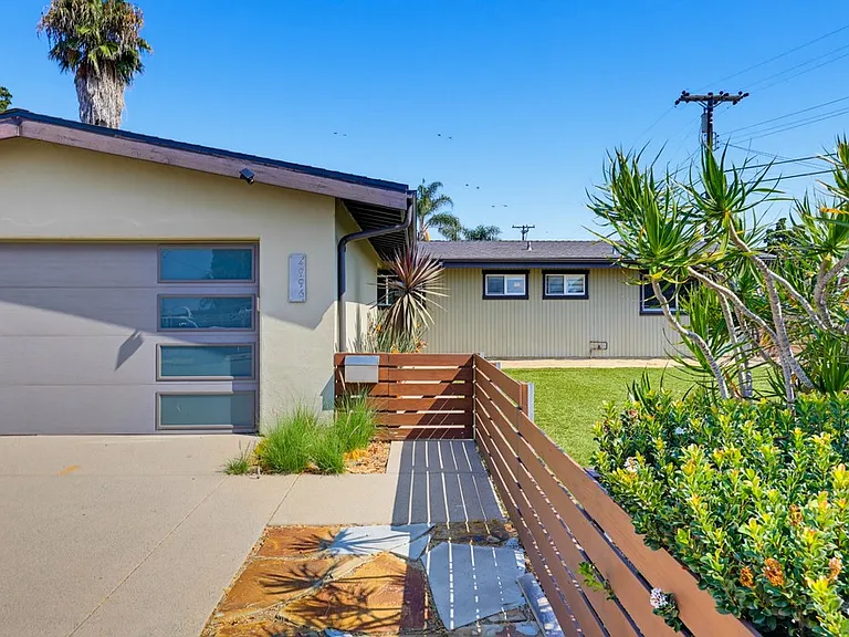 4996 Mount Almagosa Dr — Photo 3