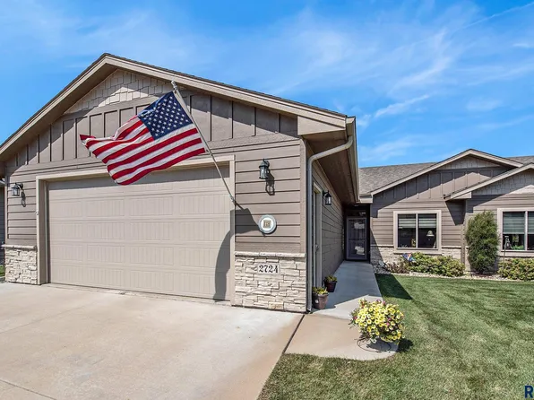 2724 E Meadowside Pl, Sioux Falls, SD 57108