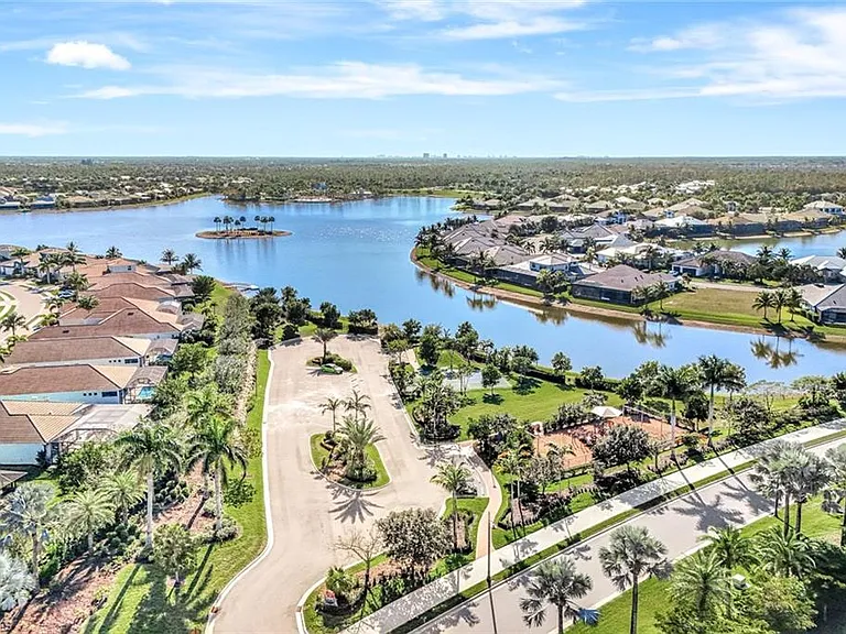 14559 Edgewater Cir — Photo 44