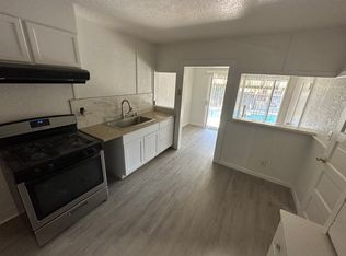 917 J St APT B, Reedley, CA 93654
