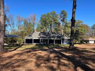 201 Country Pl, Pine Bluff, AR 71603