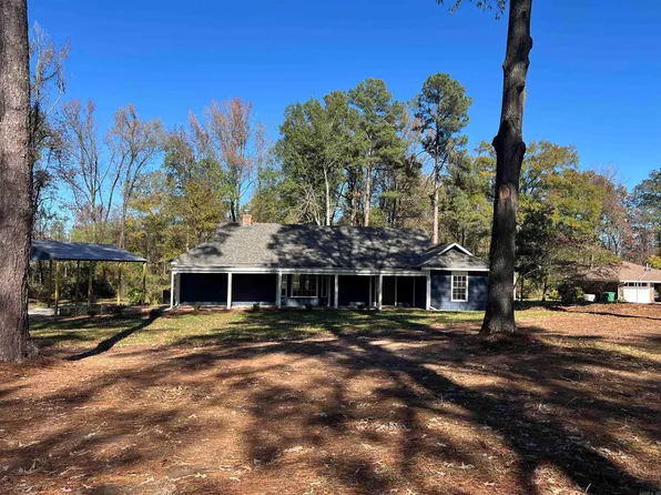 201 Country Pl, Pine Bluff, AR 71603