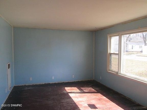 5th image of 211 McKee St