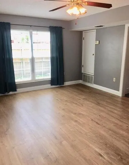 328 Davenport Rd — Photo 2