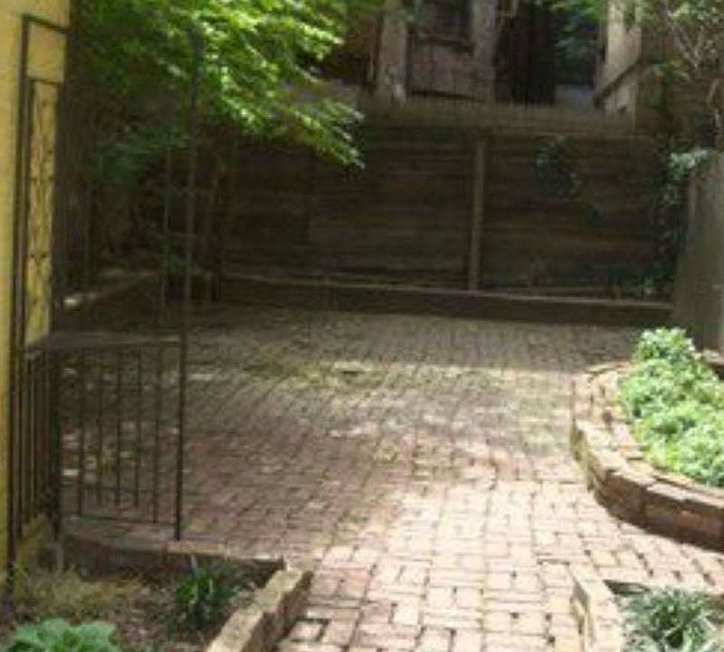 1st image of 28 W 82nd St