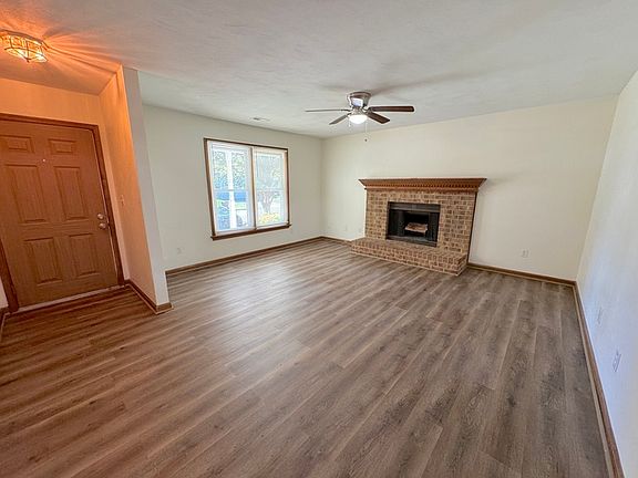 3rd image of 616 Marston Dr