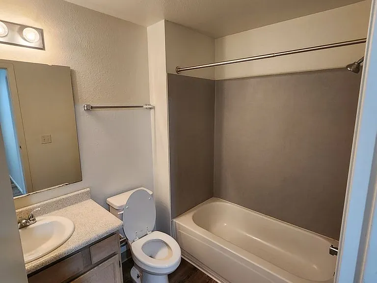 1307 NW Slate Ln #102 — Photo 27