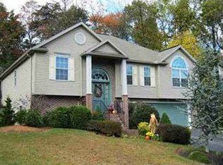 35 Deer Run Dr, Etters, PA 17319