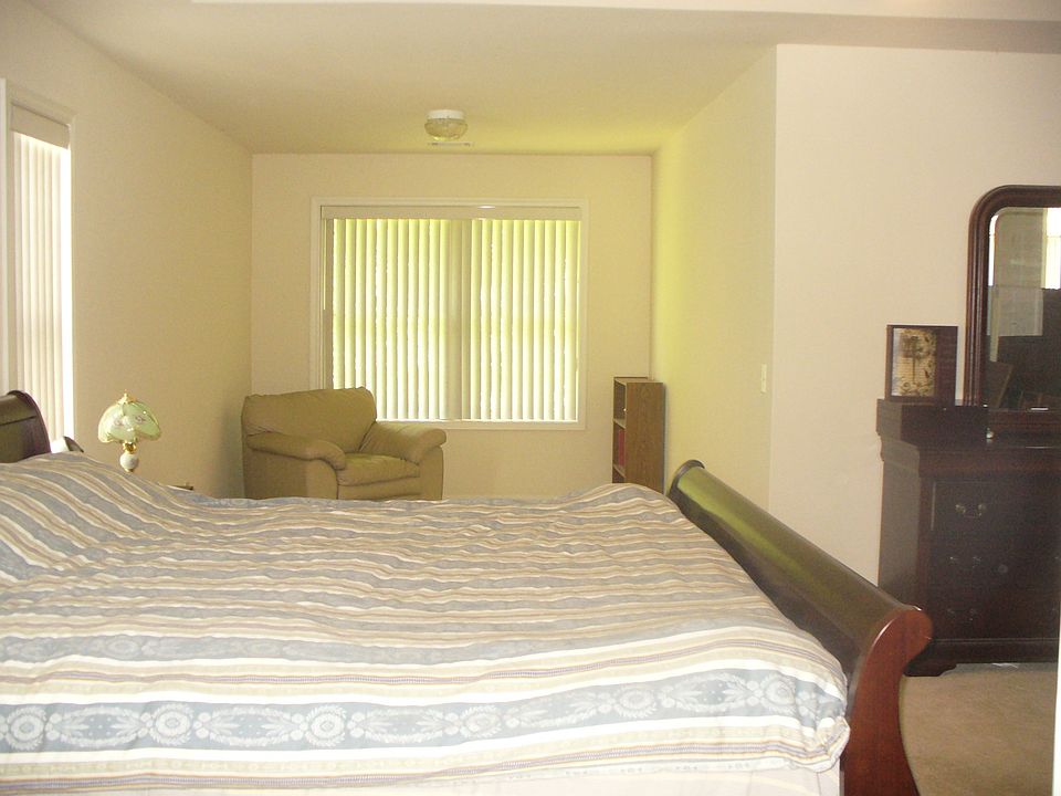 2nd image of 4620 Parkview Walk Dr