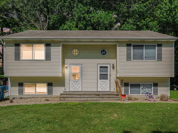 123-127 Jeffrey St, Chesterton, IN 46304