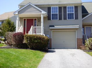 27 Cold Stream Dr, Lancaster, PA 17603