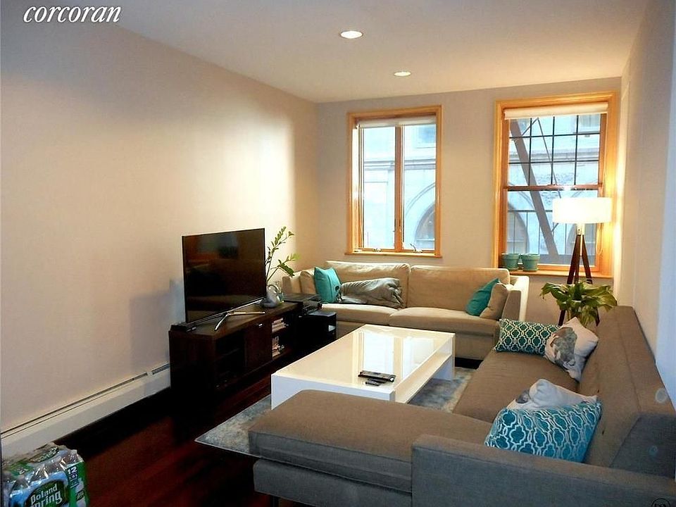 2nd image of 124 Nassau St APT 3