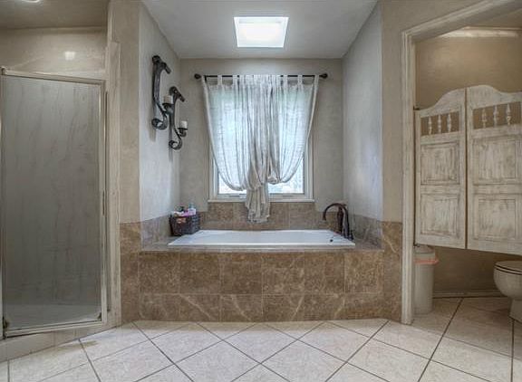 5th image of 2456 Stonegate Dr N
