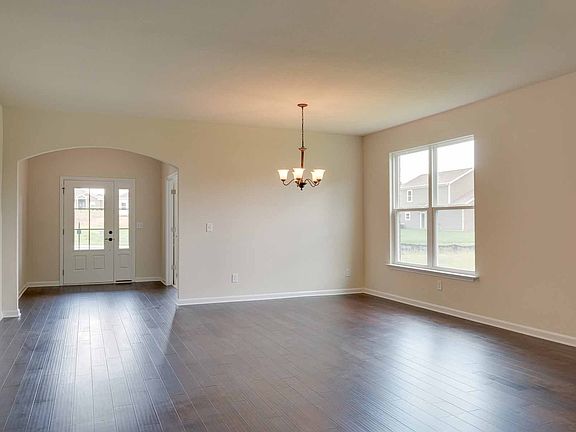 2nd image of 586 Fredericksburg Dr Lot 23