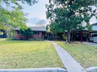1705 Hickory St, Floresville, TX 78114