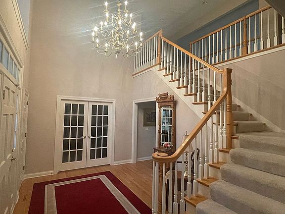 2nd image of 1617 Fox Hollow Ln