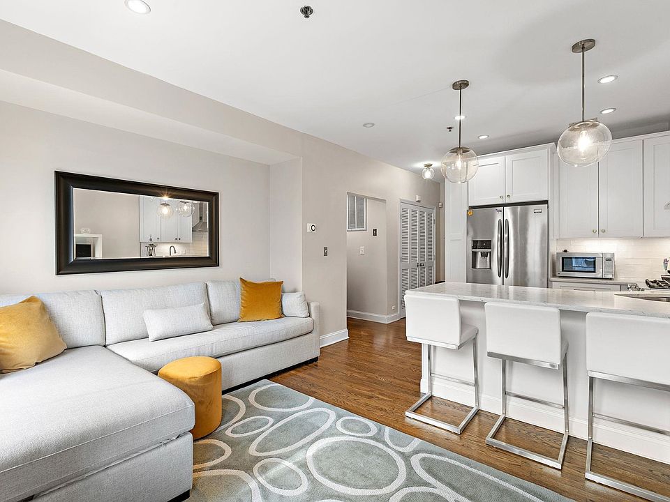 1st image of 501 9th St APT 309