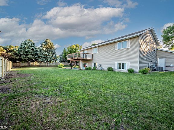 5th image of 513 Sumac Rd