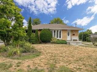 409 Fairlawn St, Oshawa, ON L1J 4R5