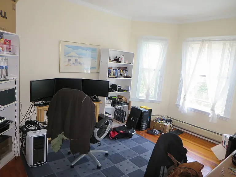 35 Crocker St #2R — Photo 2