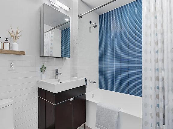 5th image of 200 E 39th St APT 3C