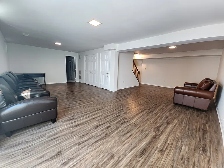 5965 Fairview Woods Dr — Photo 12