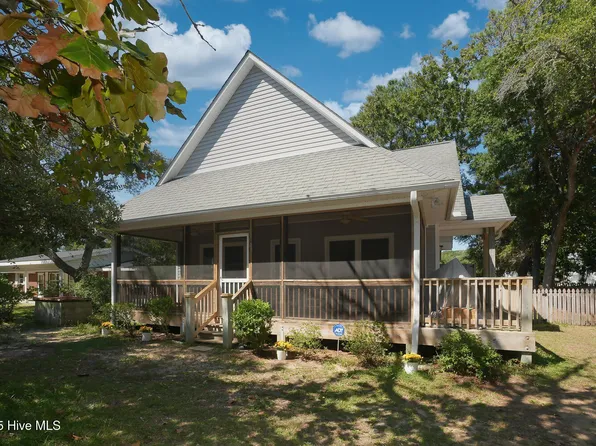 109 SE 79th Street, Oak Island, NC 28465