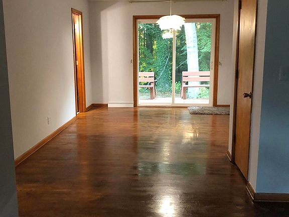 4th image of 8712 Maplewood Dr