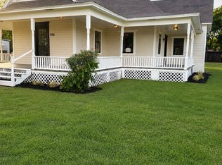 904 E Calhoun St, Rice, TX 75155