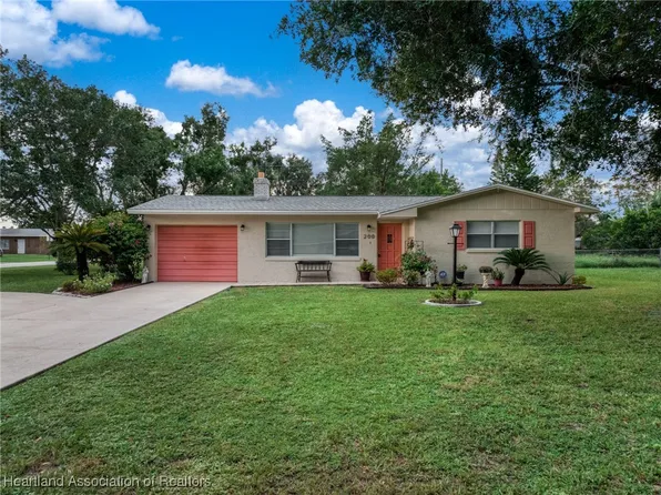 200 Robin Ave, Sebring, FL 33870