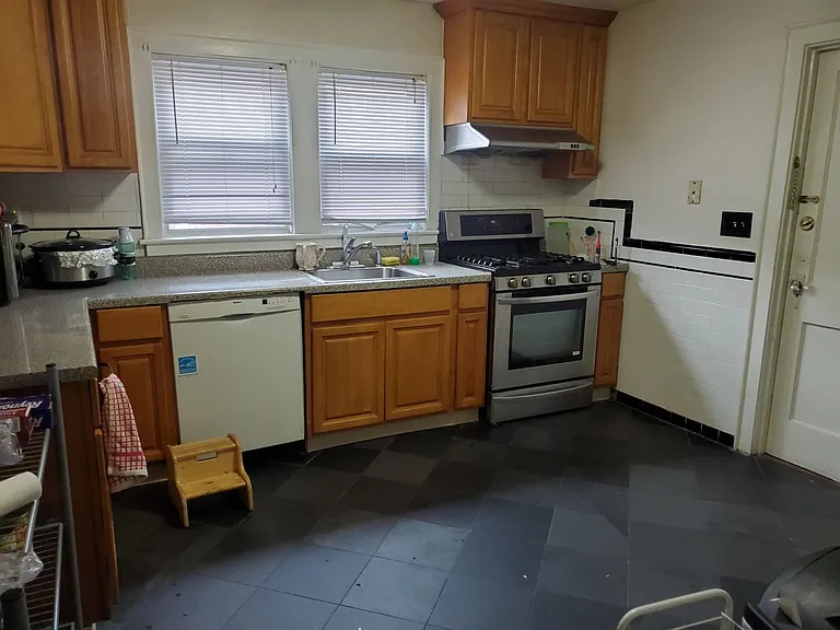 25 Wiltshire Rd #1 — Photo 3