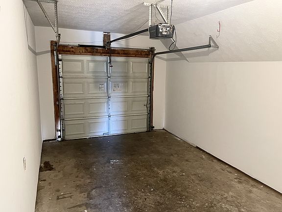 4th image of 120 Karen Ct