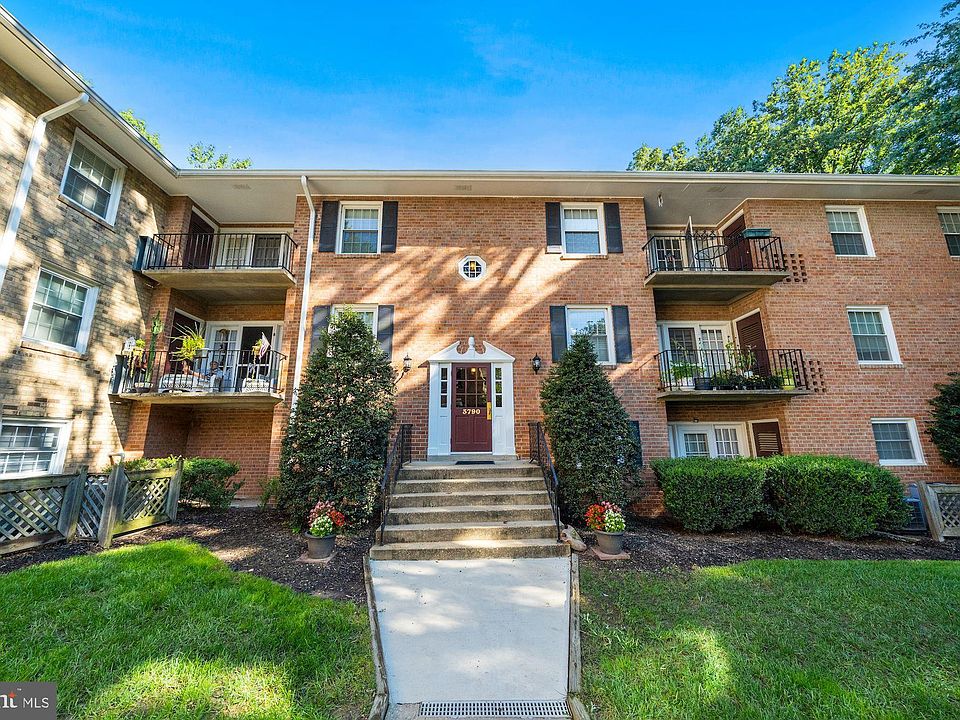 1st image of 3790 Lyndhurst Dr APT 303