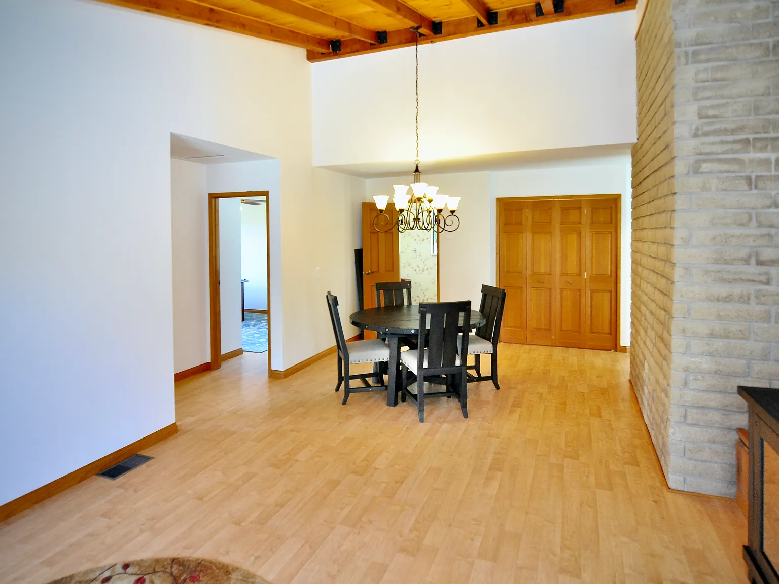 3 bed, 2.5 bath, 2000 sqft, $3,750 — Photo 4
