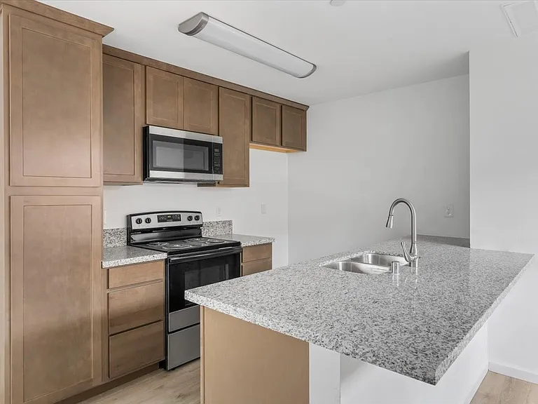 1415 Oregon St #B — Photo 4