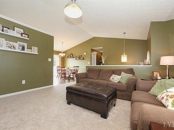 4th image of 423 Russell Springs Dr