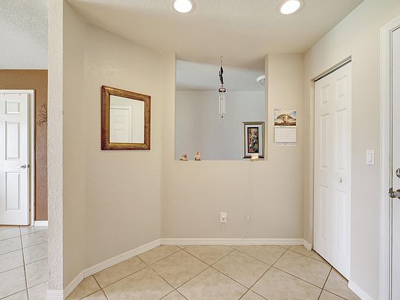 5th image of 2254 SW Marshfield Court