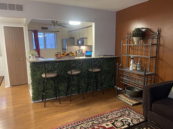 3rd image of 42458 Plymouth Hollow Dr