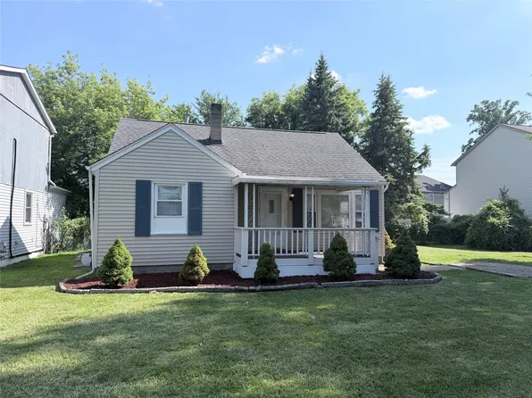 1130 Birchwood Dr, Troy, MI 48083