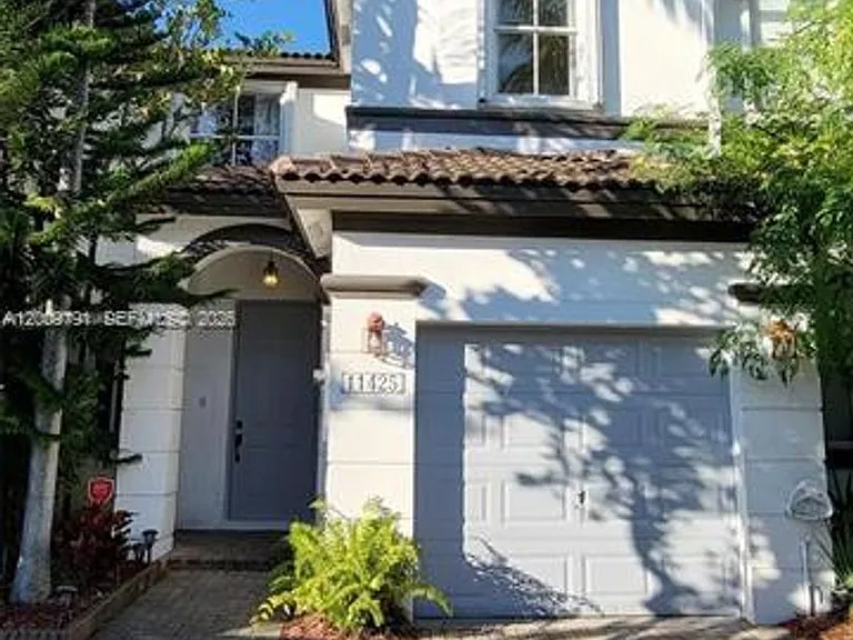 11425 NW 76th Ter #Townhouse 0 — Photo 2