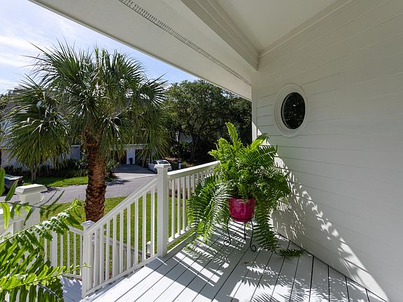 2nd image of 6 Beachwood W