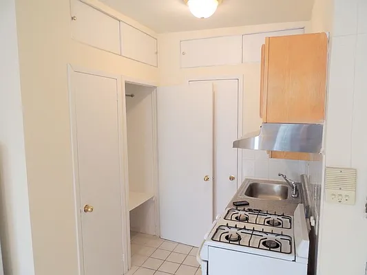 Rented by J Misrahi Realty Corp | media 5