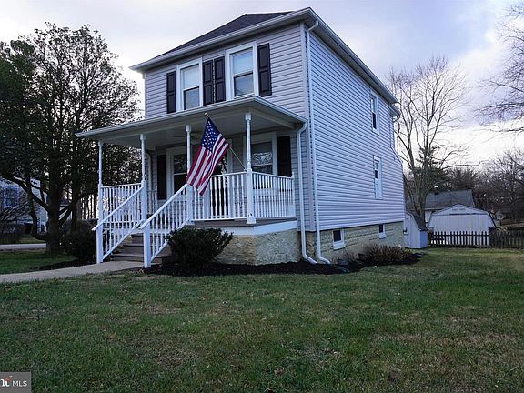 2nd image of 2122 Rockhaven Ave