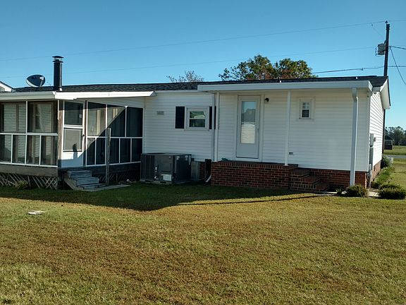 Rear screened porch