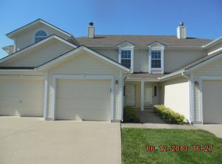 5684 NW Plantation Ln, Lees Summit, MO 64064